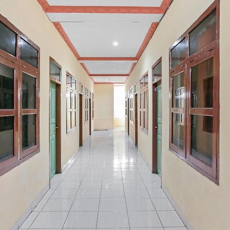 Oyo 93046 Hotel Fortuna Parepare Bagian luar foto