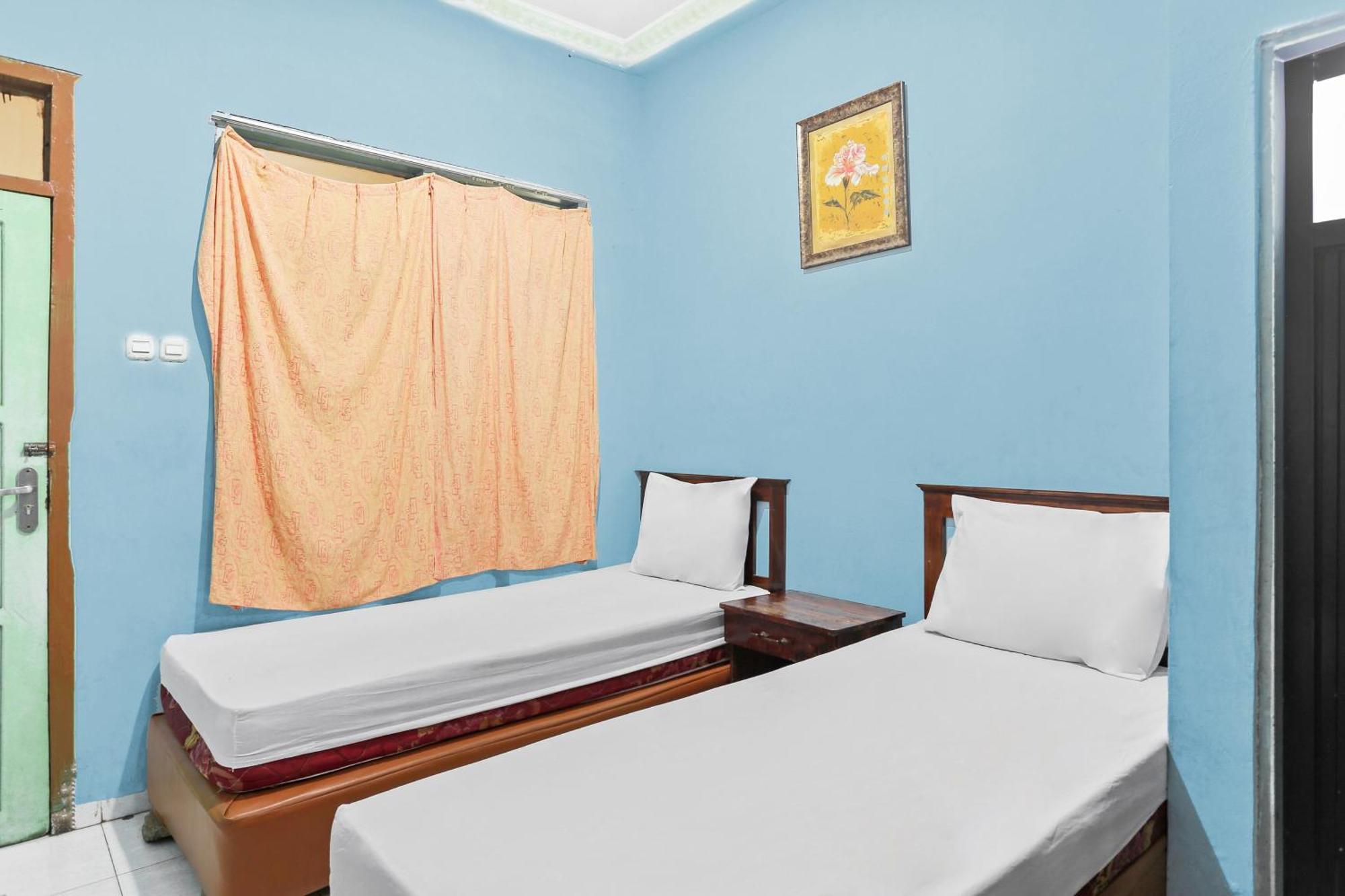 Oyo 93046 Hotel Fortuna Parepare Bagian luar foto