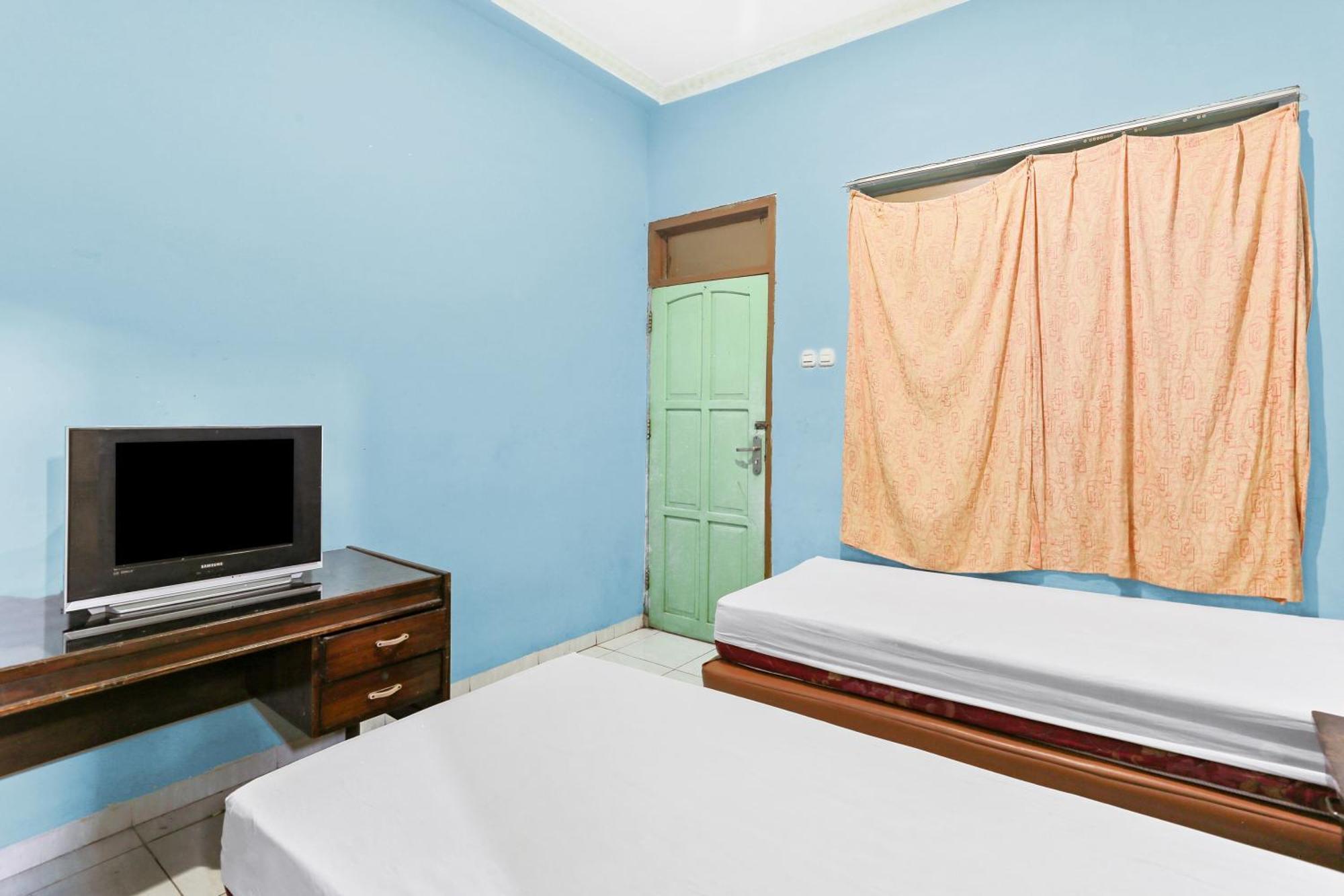 Oyo 93046 Hotel Fortuna Parepare Bagian luar foto