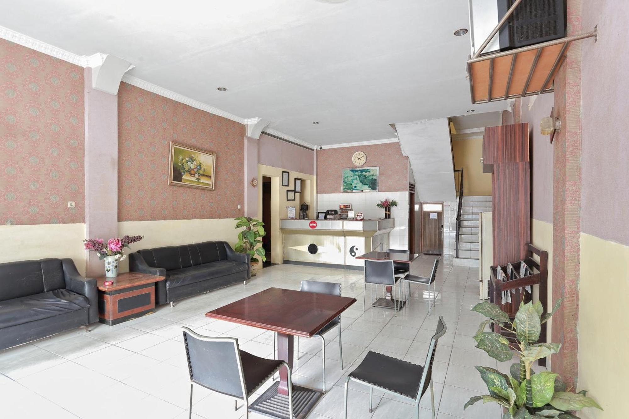 Oyo 93046 Hotel Fortuna Parepare Bagian luar foto