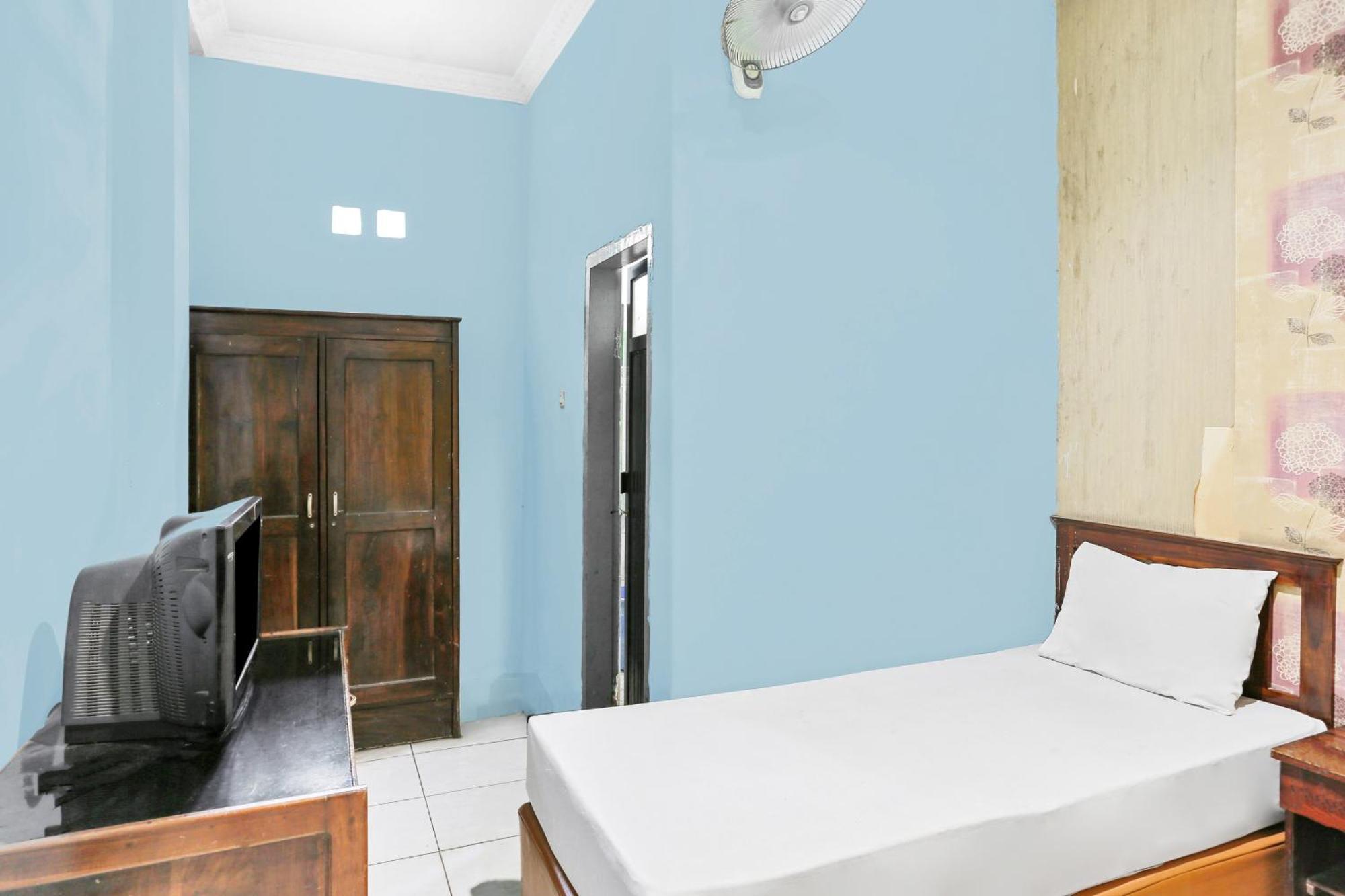 Oyo 93046 Hotel Fortuna Parepare Bagian luar foto